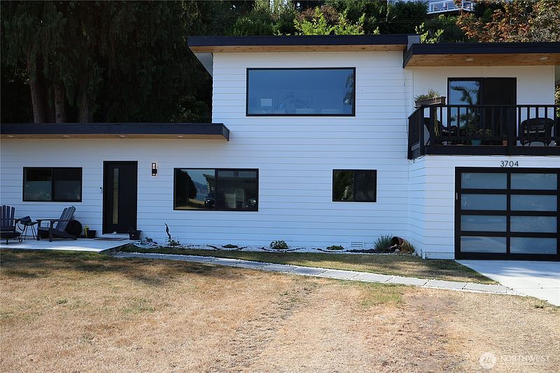 3rd image of 3704 Bells Lane