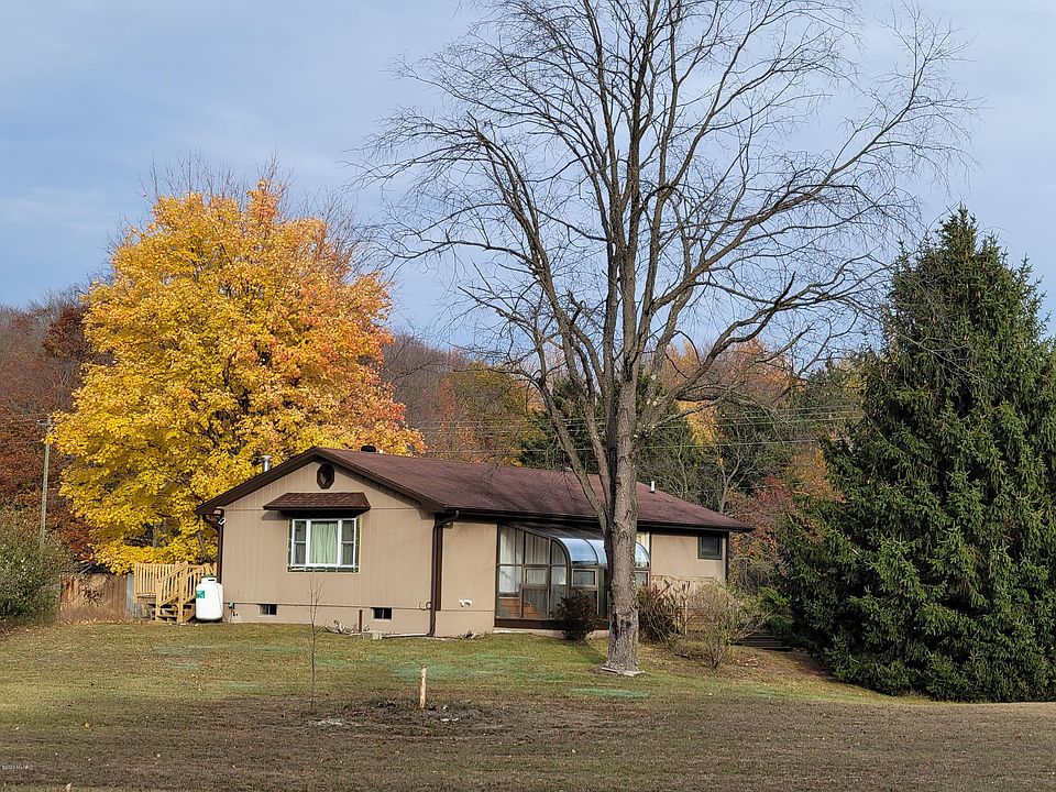 1st image of 8419 N 80th Ave