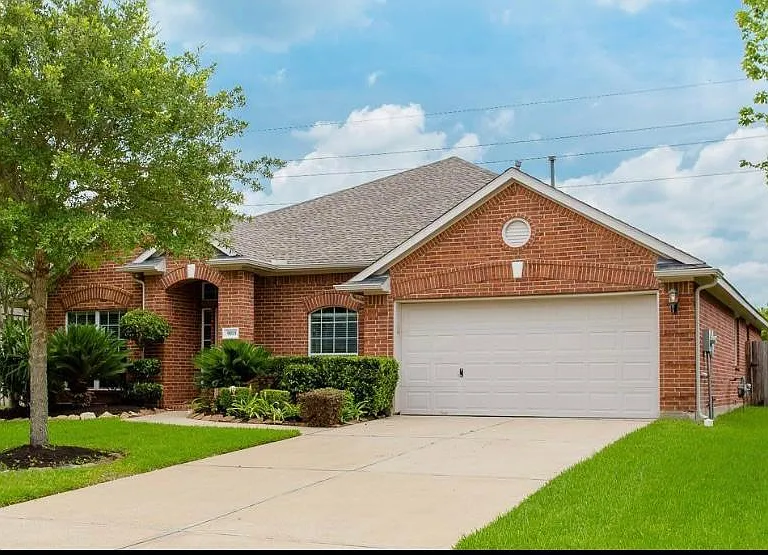 9019 Morningstar Dr — Photo 1