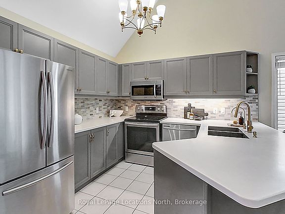 4th image of 25 Green Briar Dr