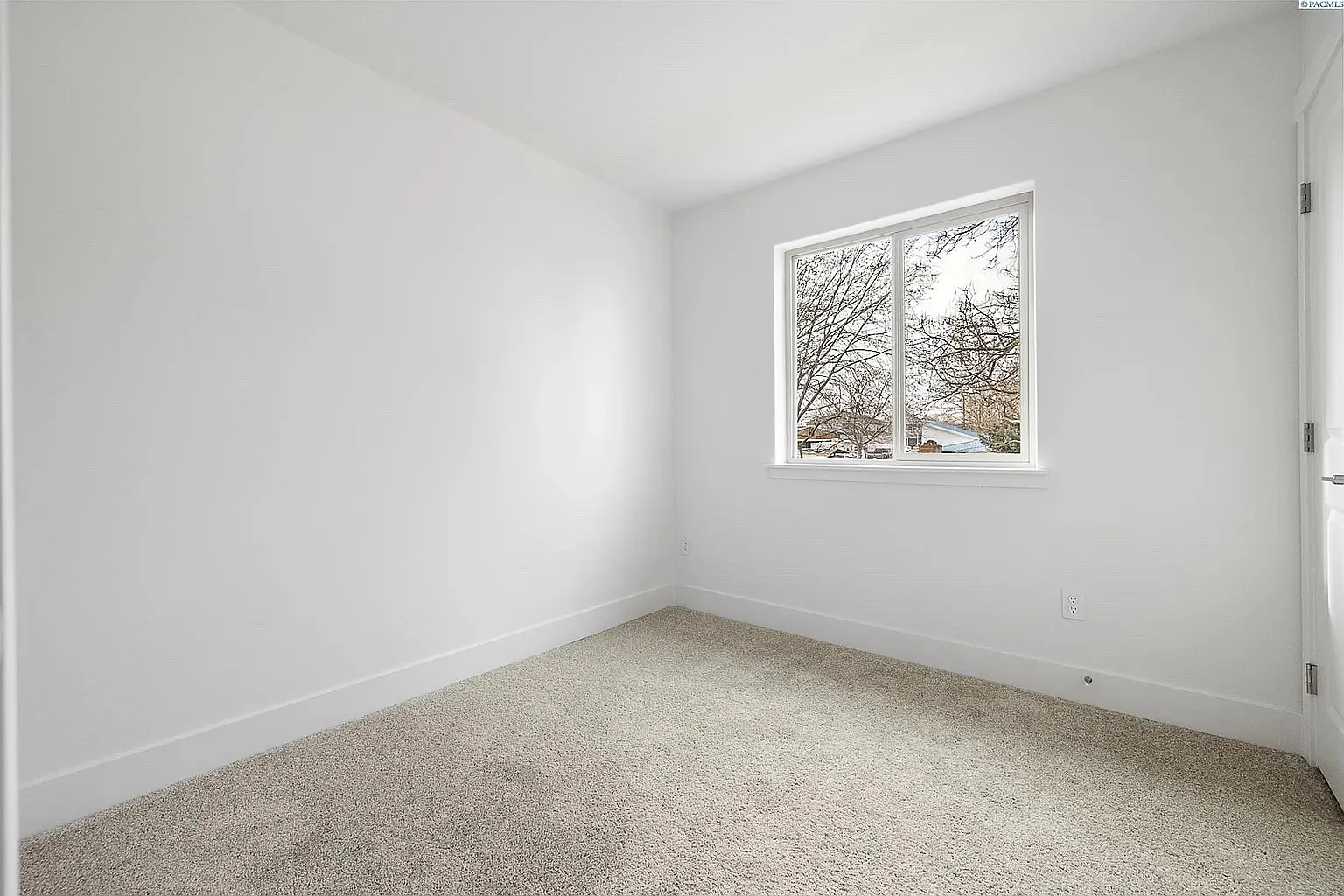 1008 S Underwood Pl — Photo 4