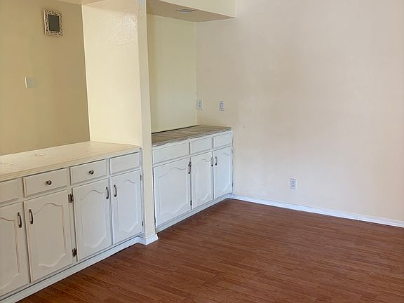 3rd image of 5804 Equestrian Dr NW