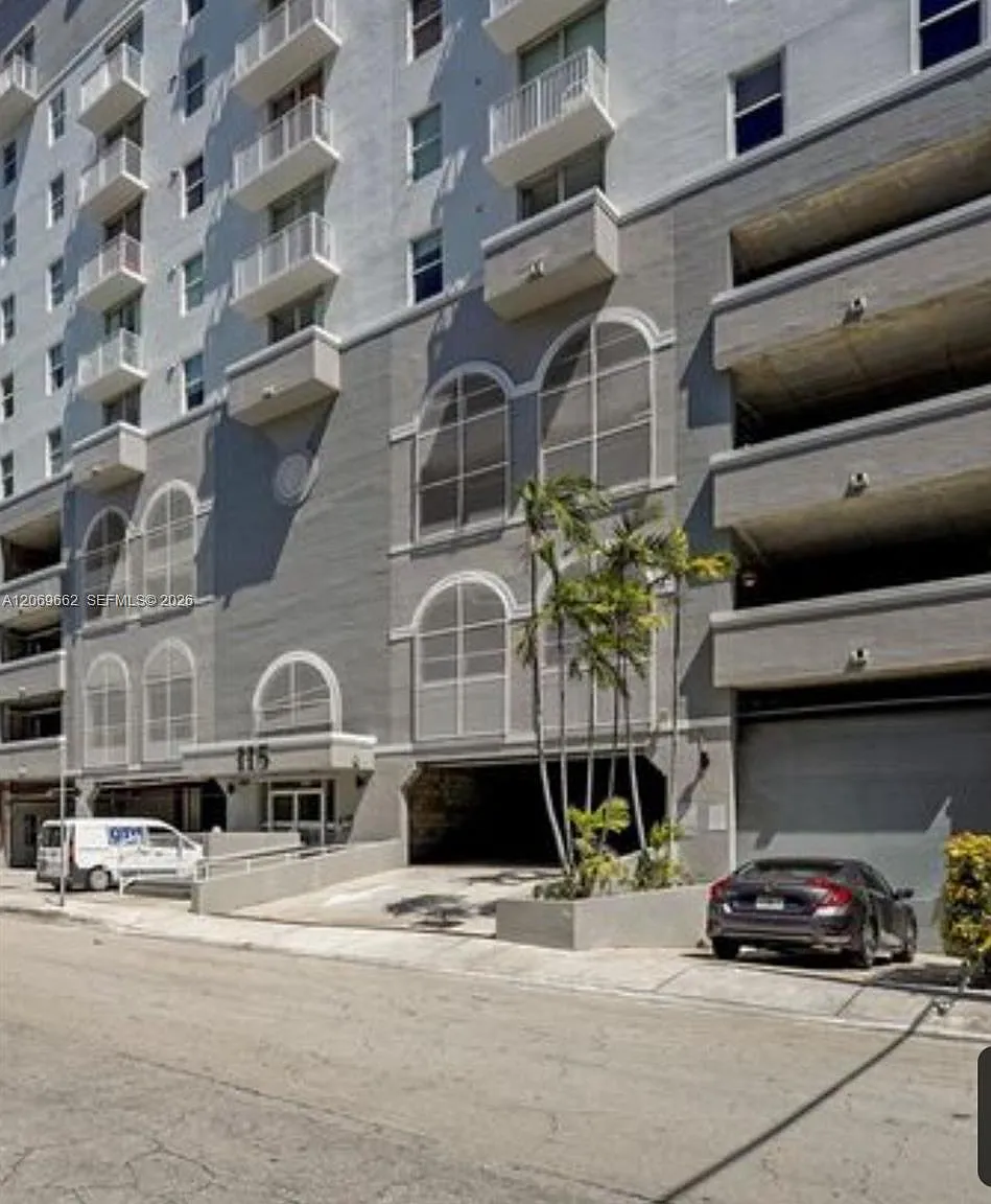 Parkview At Brickell Cond — Photo 2