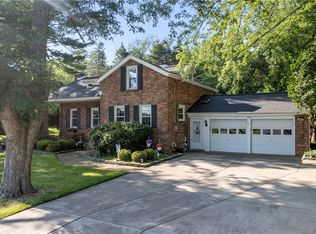 240 Muegel Rd, East Amherst, NY 14051