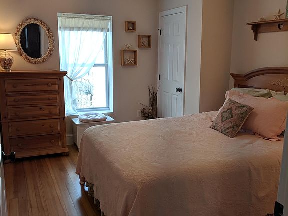 Bedroom 2 with Queen Bed.