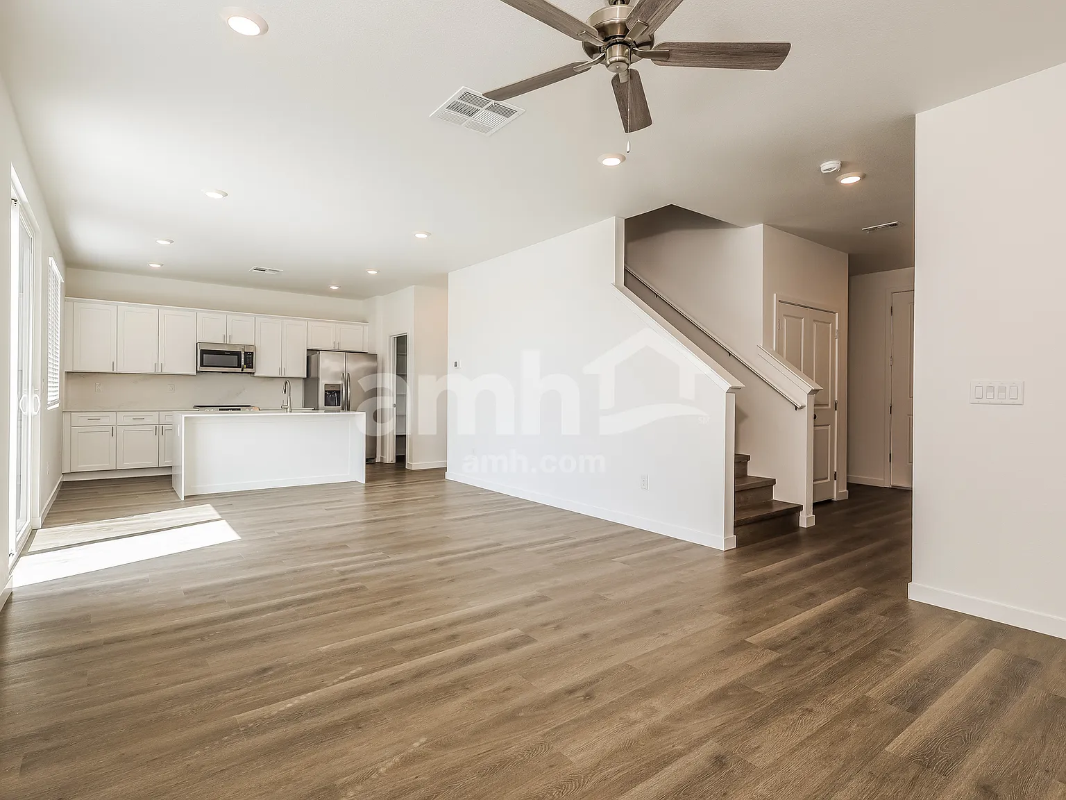 4 bed, 2.5 bath, 1784 sqft, $2,525 — Photo 4