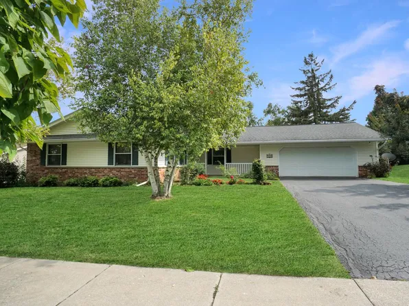 229 Bittersweet DRIVE, West Bend, WI 53095