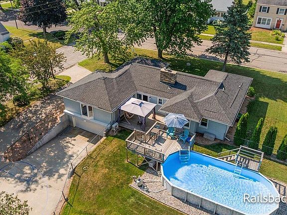 3rd image of 85 Orchard Dr NW