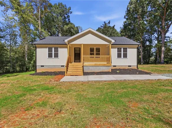 542 Asbury Rd, Seagrove, NC 27341