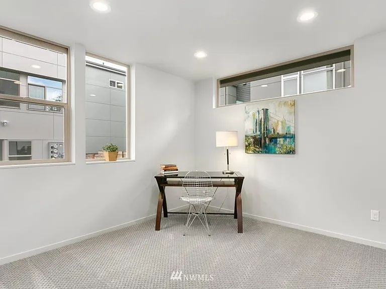 5251 Fauntleroy Way SW — Photo 10