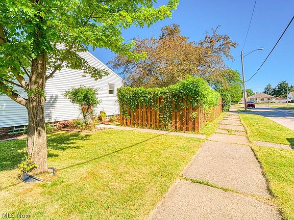 5th image of 11220 Deborah Dr