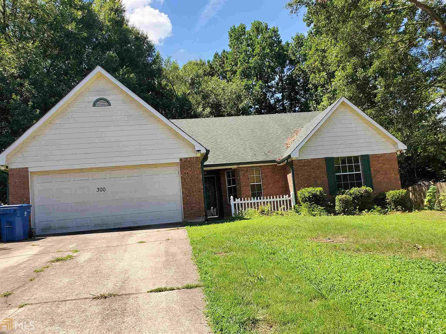 300 Eagle Ct photo 1