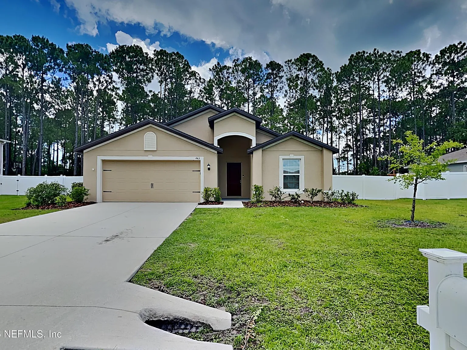 4 bed, 2.0 bath, 1851 sqft, $2,069 — Photo 1