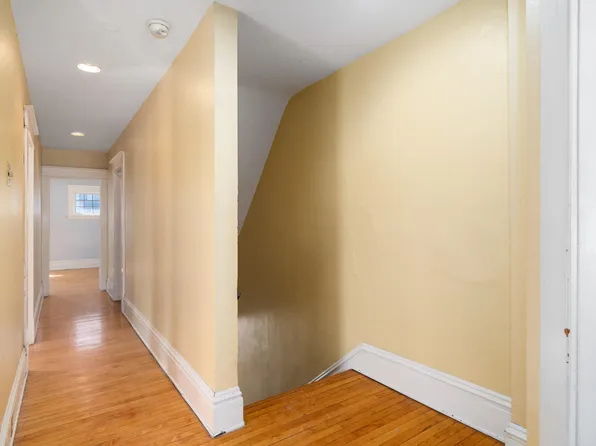 354 College Ave SE, Grand Rapids, MI 49503