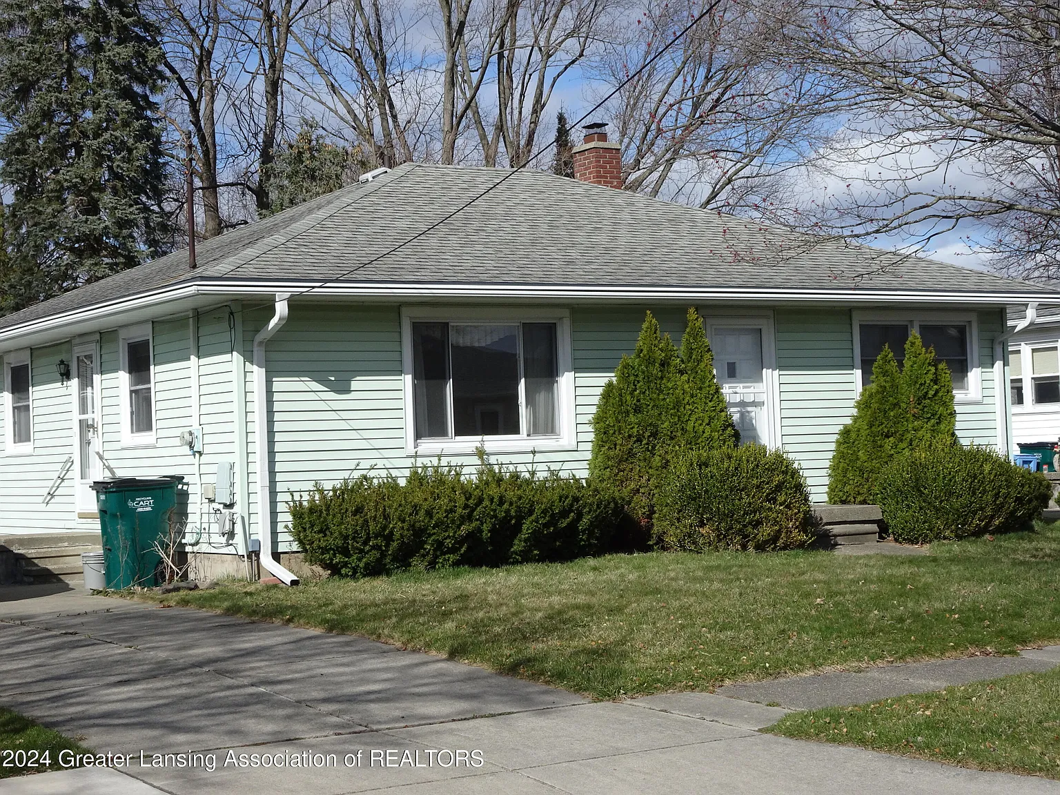 733 Samantha Ave photo 1