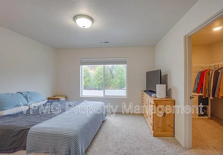 2023 NE Four Seasons Ln — Photo 24