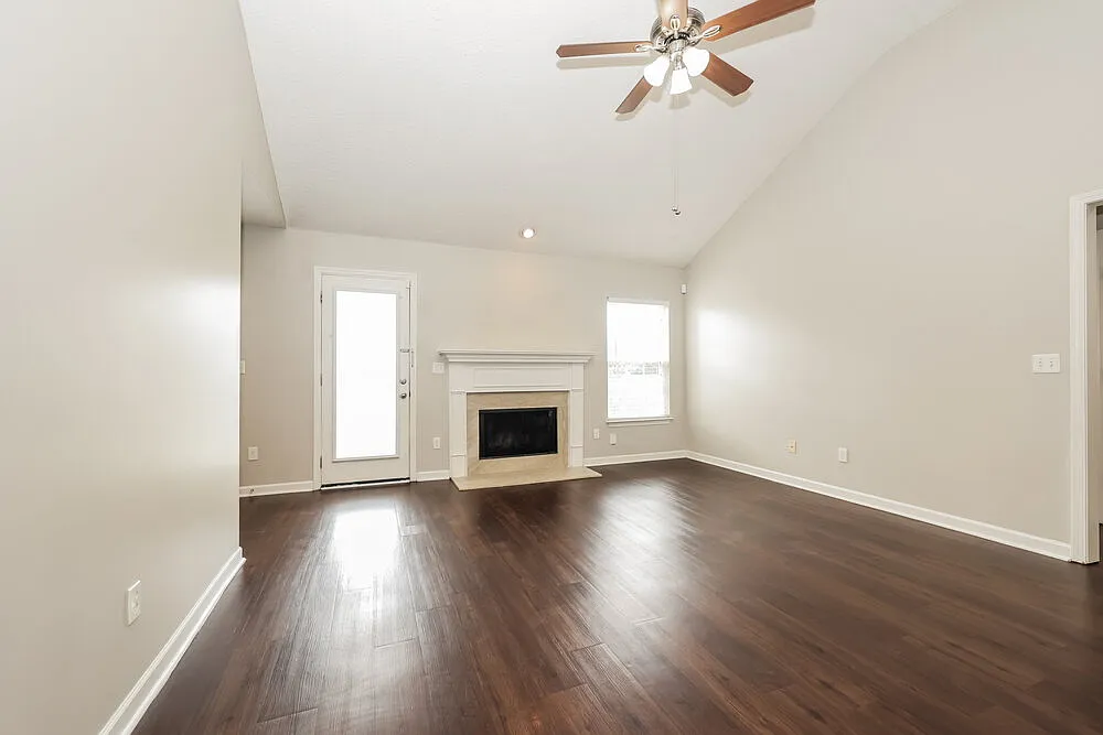 4 bed, 3.0 bath, 1800 sqft, $2,350 — Photo 4