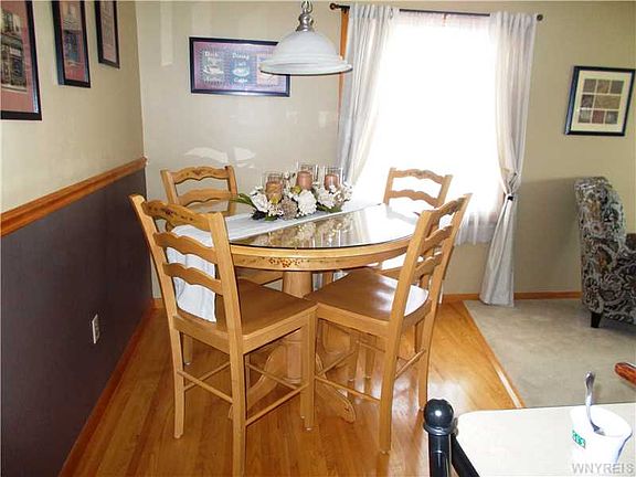 5th image of 1482 Buffalo St