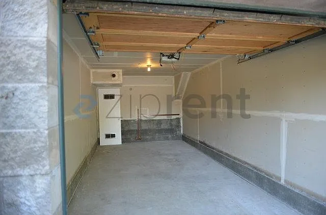 2 bed, 926 sqft, $3,175 — Photo 2
