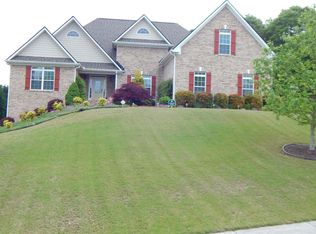 500 Sandy Cove Dr, Loganville, GA 30052