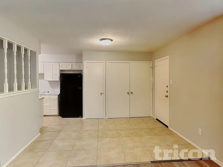 1555 Willowbrook St — Photo 3