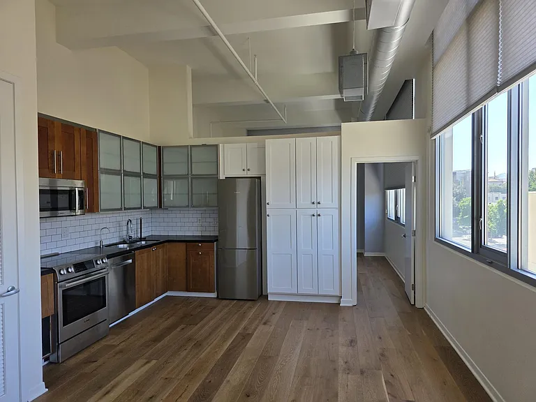 175 S Lake Ave #317 — Photo 7