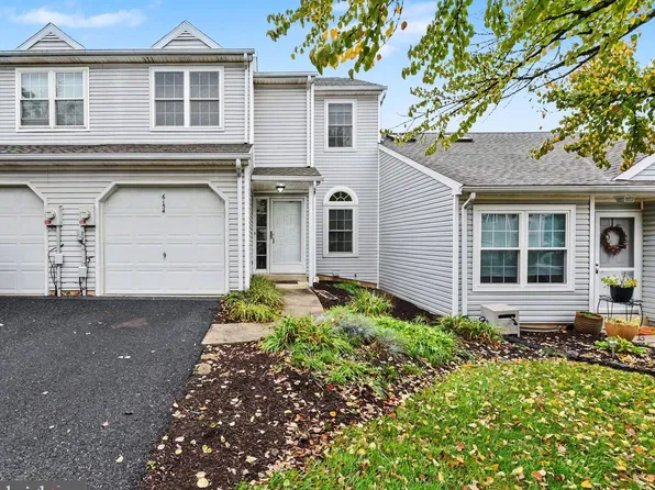 6154 Spring Knoll Dr, Harrisburg, PA 17111