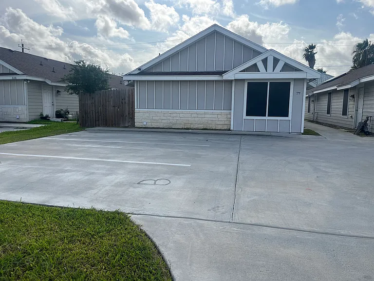 2124 Northridge Ave #C — Photo 22