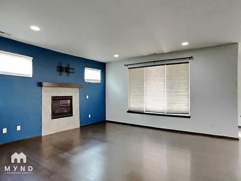 2753 S 124th Ln — Photo 3