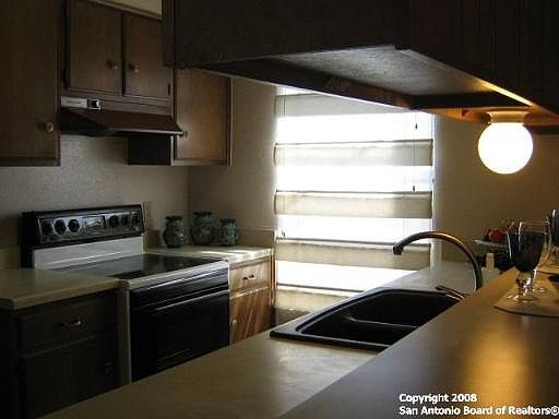 5th image of 4311 BAYLISS DR