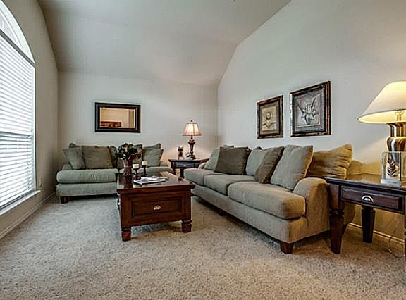4th image of 1051 Shadybrook Ln