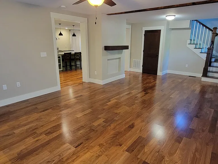 1027 Keokuk St — Photo 2