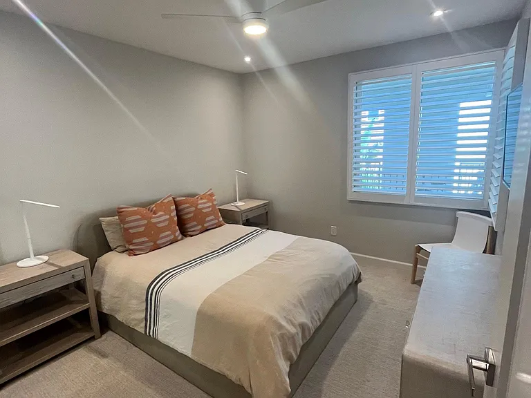 5470 La Jolla Blvd #H202 — Photo 5
