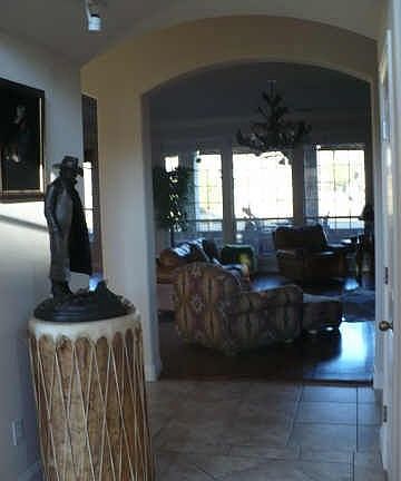 5th image of 1103 Country Club Ct