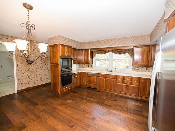 4th image of 2267 E Navaho Dr