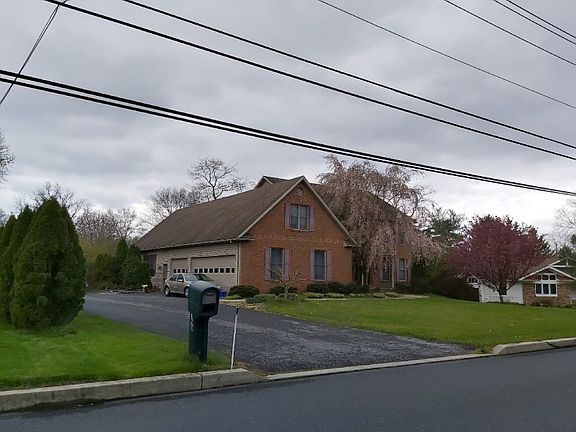 3rd image of 550 Brentwater Rd