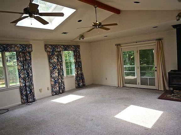 4th image of 2365 Rolling Acres Dr SW