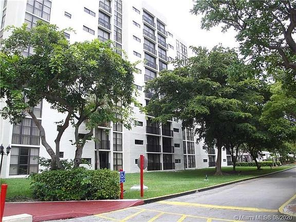 2nd image of 17021 N Bay Rd APT 104