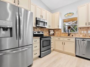 10174 Plum St, Palm Beach Gardens, FL 33410