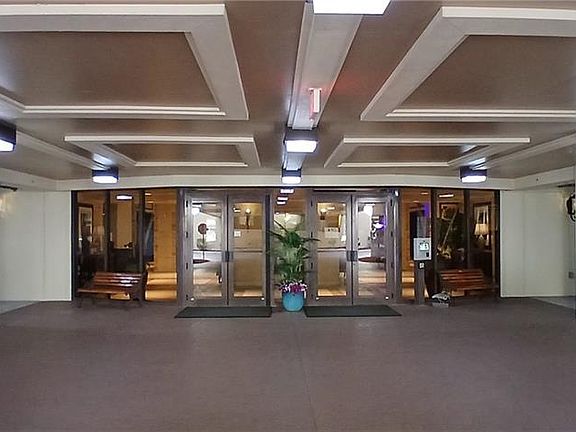 3rd image of 14350 Riva Del Lago DR #402