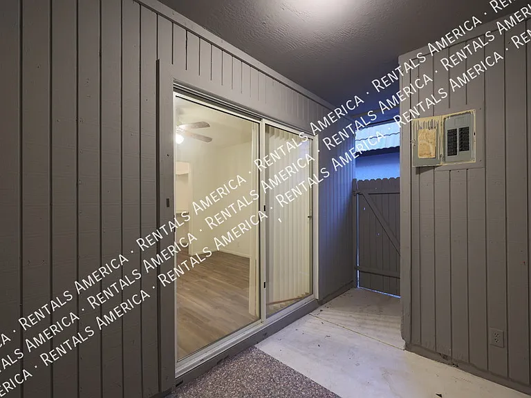 9029 W Elm St #8 — Photo 26