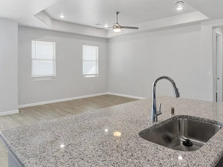512 Twilight Dr — Photo 6