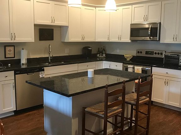 2nd image of 6 Schuyler Rd #2-J