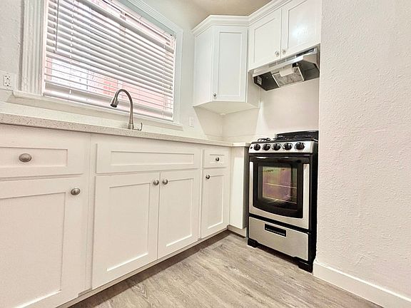 4th image of 147 N New Hampshire Ave APT 20