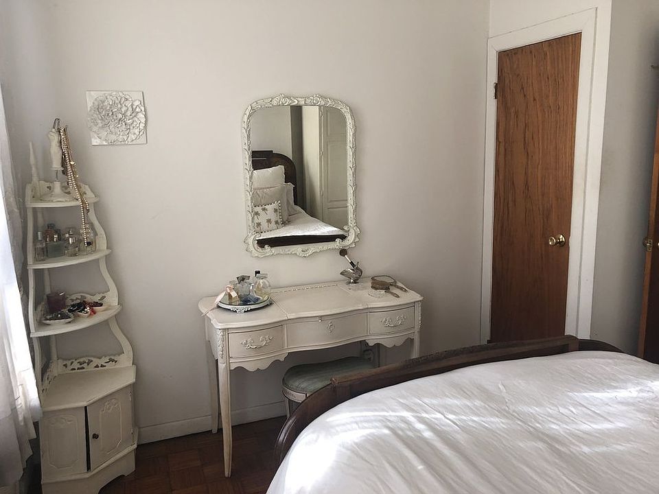2nd image of 1727 2nd Ave APT 3FN