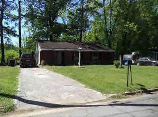 827 Rosewood Ln, Gadsden, AL 35901