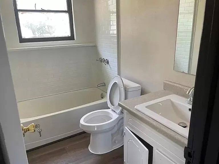 910 Circle Dr — Photo 4