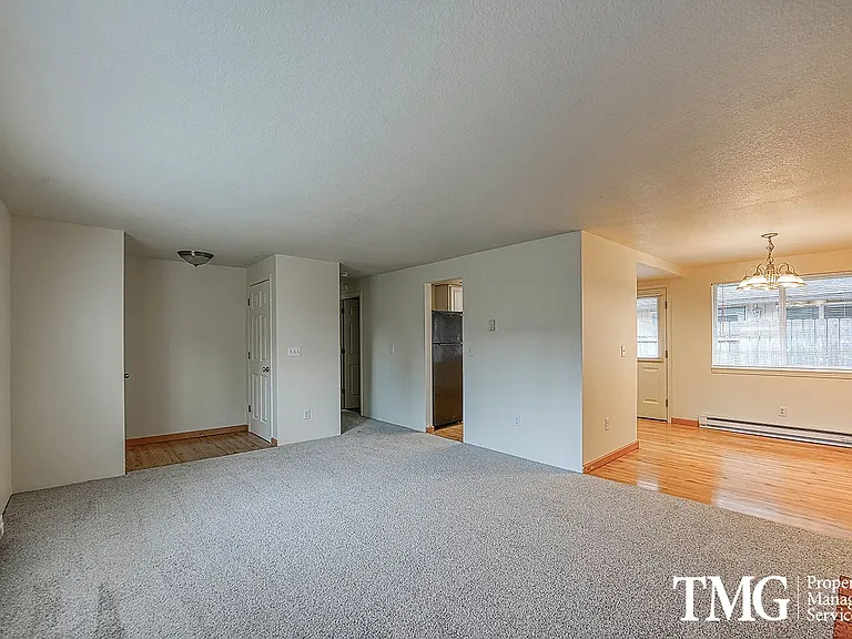 3903 E 18th St #13 — Photo 5