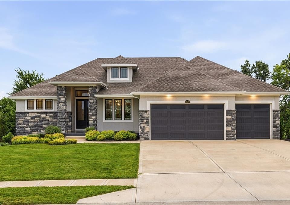 1st image of 10139 N Kansas Ct