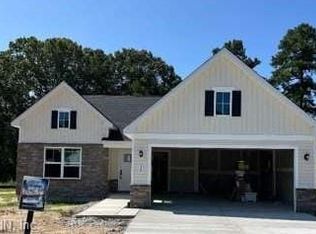 32 Grace Hill Cir, Kilmarnock, VA 22482